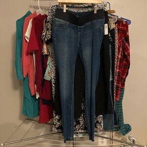 Size 4 Blue Old Navy Maternity Jeggings NWT New With Tags